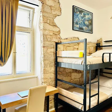 Hostel Art & Joy Pula