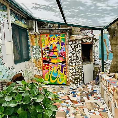 Hostel Art & Joy *