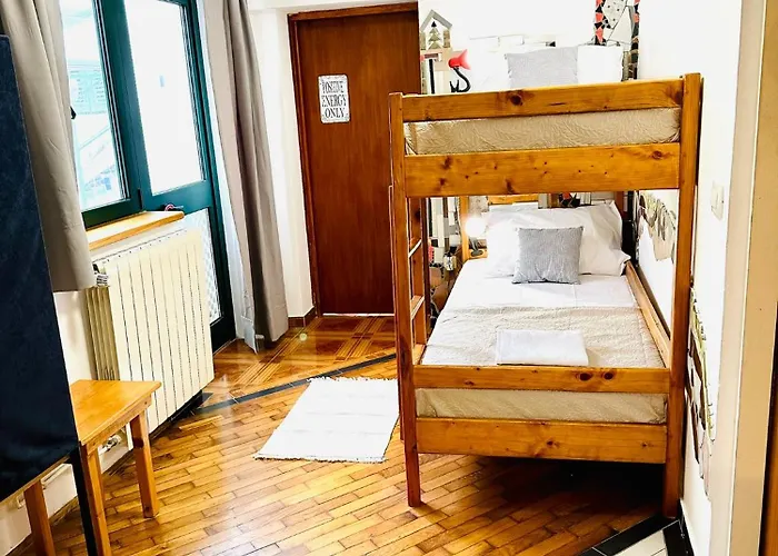 Hostel Art & Joy Πούλα