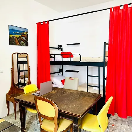 Art & Joy Хостел Пула