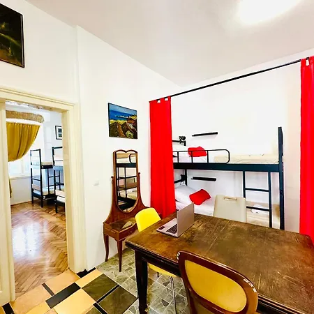 Хостел Art & Joy Пула