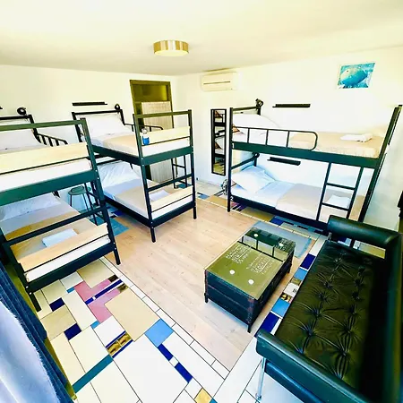 Art & Joy Хостел Пула