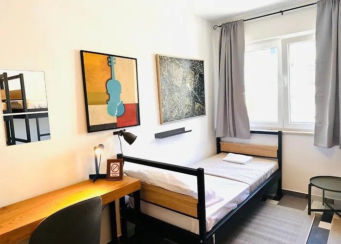 Art & Joy 호스텔 풀라