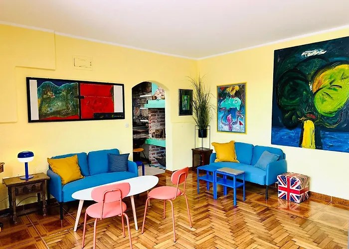 Art & Joy 호스텔 *